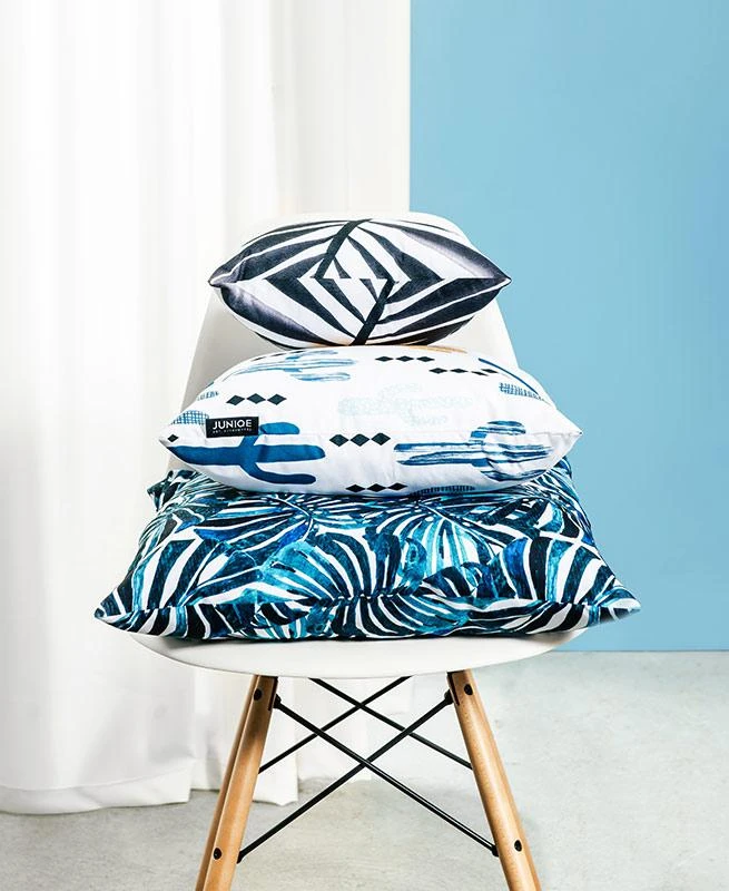 Kissen "Christmas Woodland" In Rot & Weiß 3 Kissen "Christmas Woodland" In Rot & Weiß – Bild 3