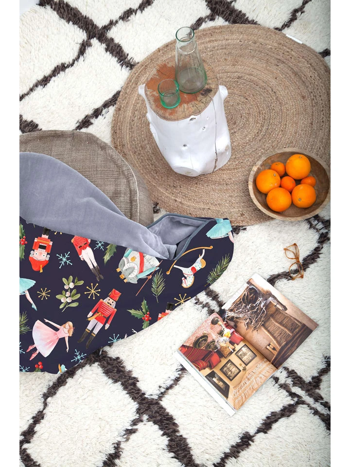 Decke "Christmas Fairy Tale" In Dunkelblau/ Bunt - (L)170 X (B)130 Cm 2 Decke "Christmas Fairy Tale" In Dunkelblau/ Bunt - (L)170 X (B)130 Cm – Bild 2